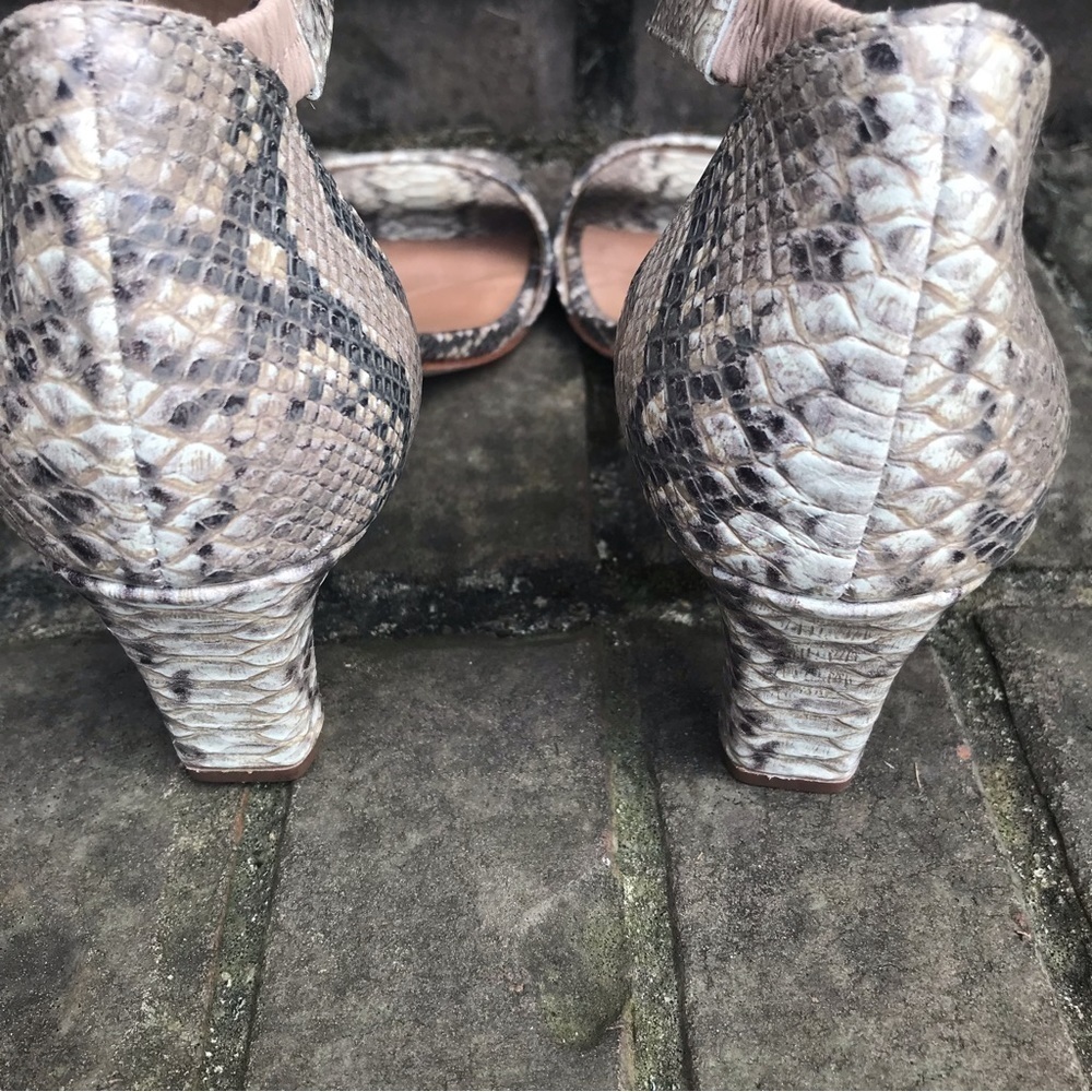VGUC Bernardo Camille Heels in Snakeprint Block Heels - Picture 6 of 11